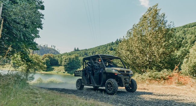 Papio XO-1, desain retro, performa handal, mesin 125cc, stylish, gesit, pengendara muda, fitur lengkap, hemat bahan bakar, mudah dikendarai, harga terjangkau.